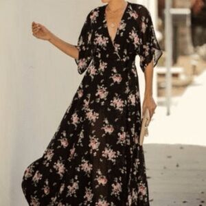 NWOT Women’s Aakaa Pink and Black Rose V Neck Maxi Wrap Dress Size Small